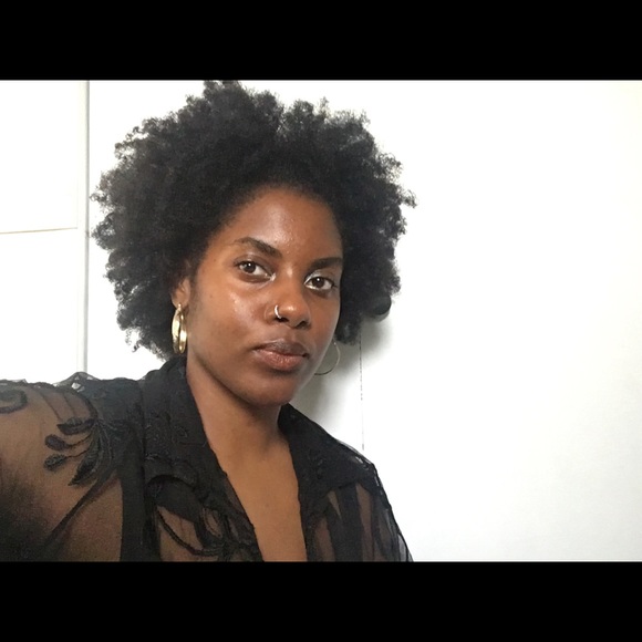 Meet Your Posher, Morina - Picture 1 of 1